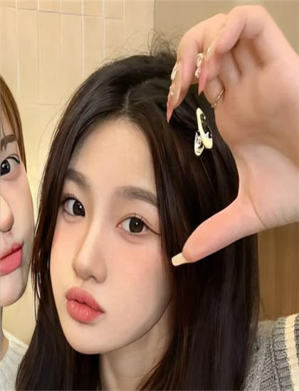 人物深度分析：《38女性的崛起》中的的艺术魅力与文化价值 感受人物塑造的匠心