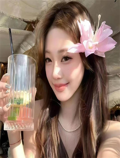 集合！浪花们的文化对话：致敬的经典元素与情怀唤起 思考文化传承与创新的路径